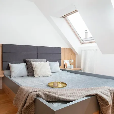 Lejlighed Center Location W Free Parking Bratislava