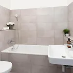 Center Location W Free Parking Pozsony